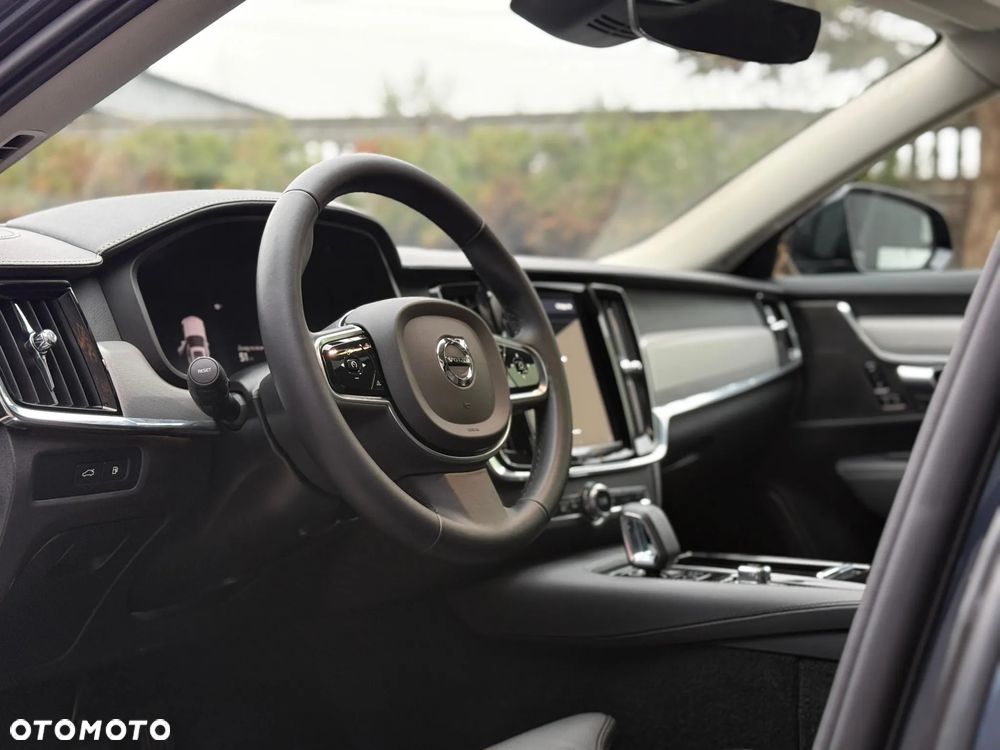 Volvo V90 T6 AWD Plug-In Hybrid Plus Dark - 11