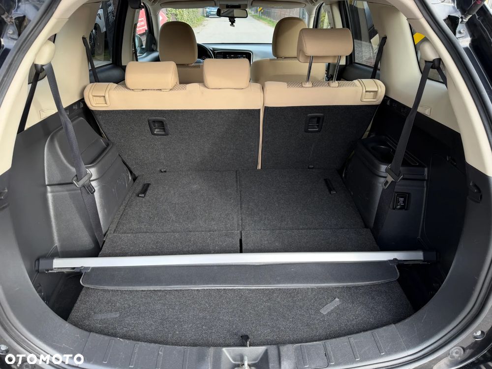 Mitsubishi Outlander 2.0 Intense + Navi 4WD CVT - 38