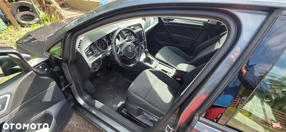 Volkswagen Golf - 5