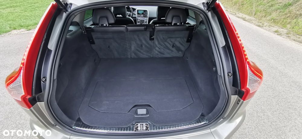 Volvo XC 60 T5 AWD Momentum - 17