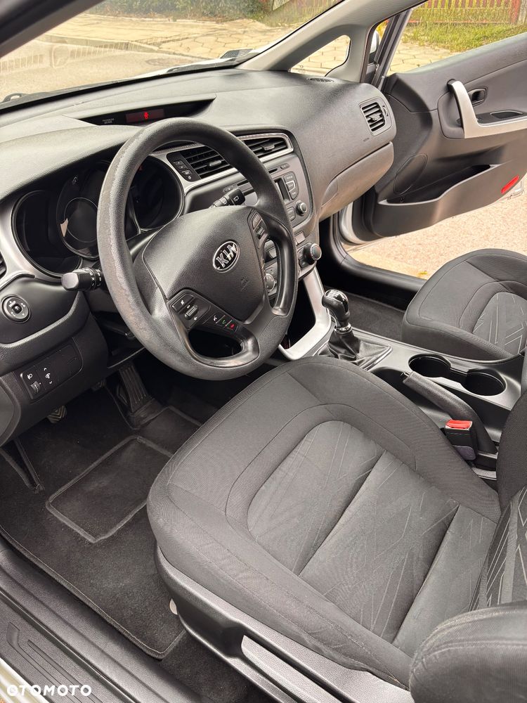 Kia Ceed - 14