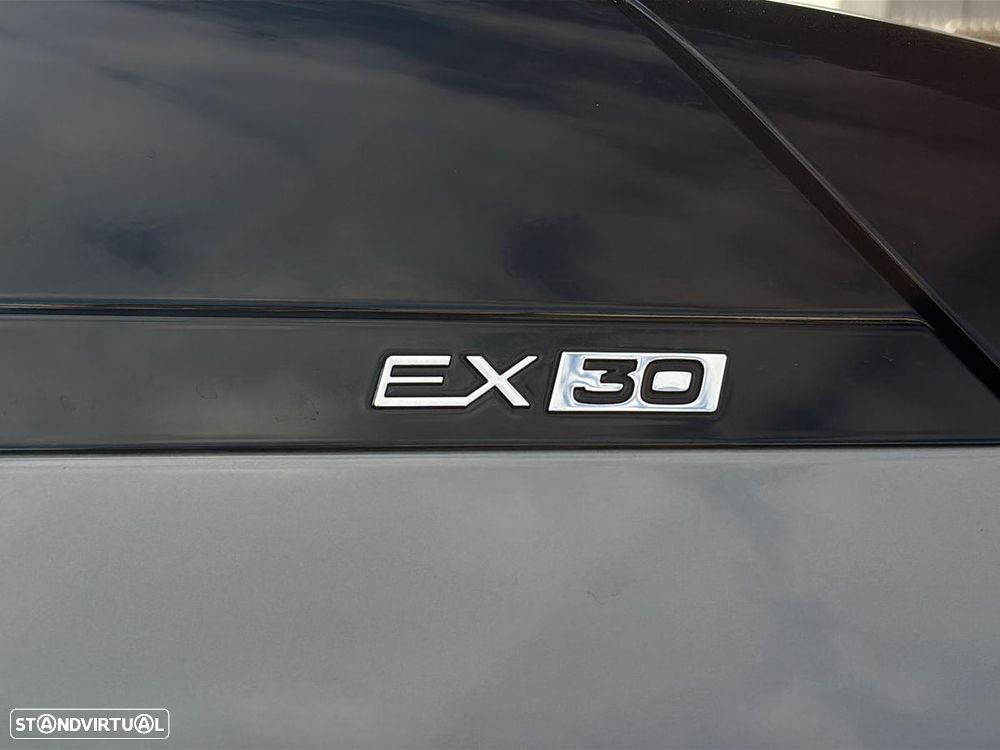 Volvo EX30 Single Motor Extended Range RWD Plus - 22