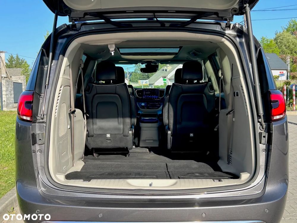 Chrysler Pacifica - 11