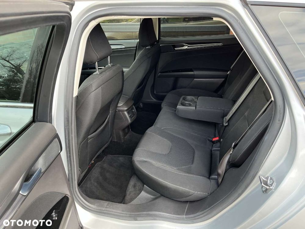 Ford Mondeo - 26