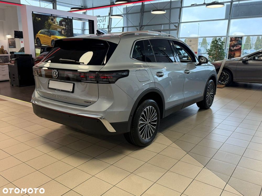 Volkswagen Tiguan - 4