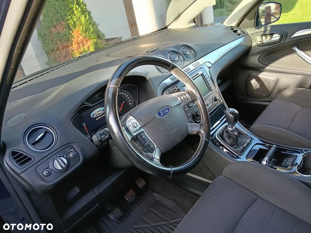 Ford S-Max - 11