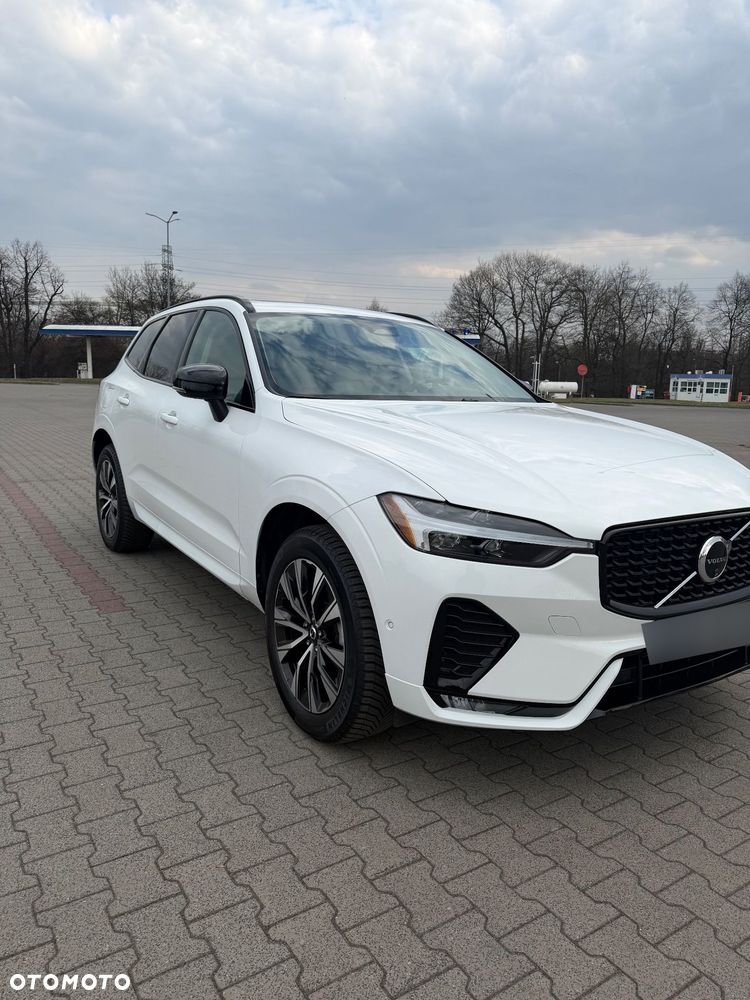 Volvo XC 60 B5 B AWD Plus Dark - 3