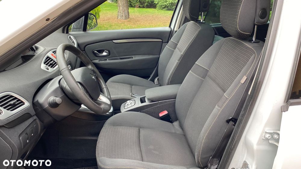 Renault Scenic 1.5 dCi Privilege EDC - 19