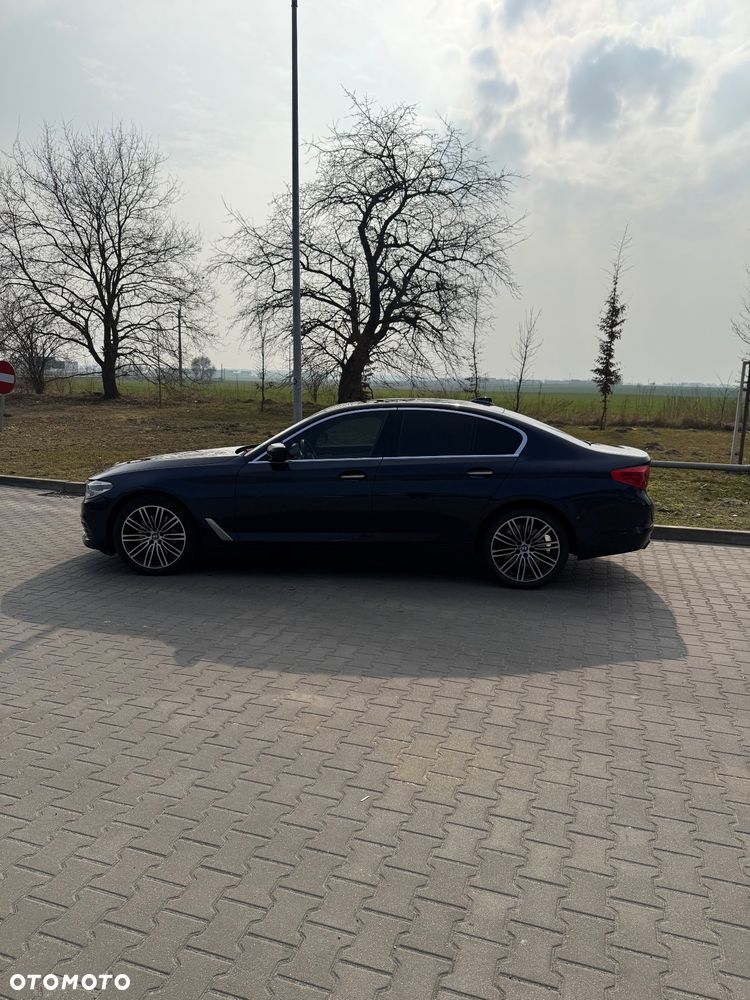 BMW Seria 5 540i xDrive Luxury Line sport - 9