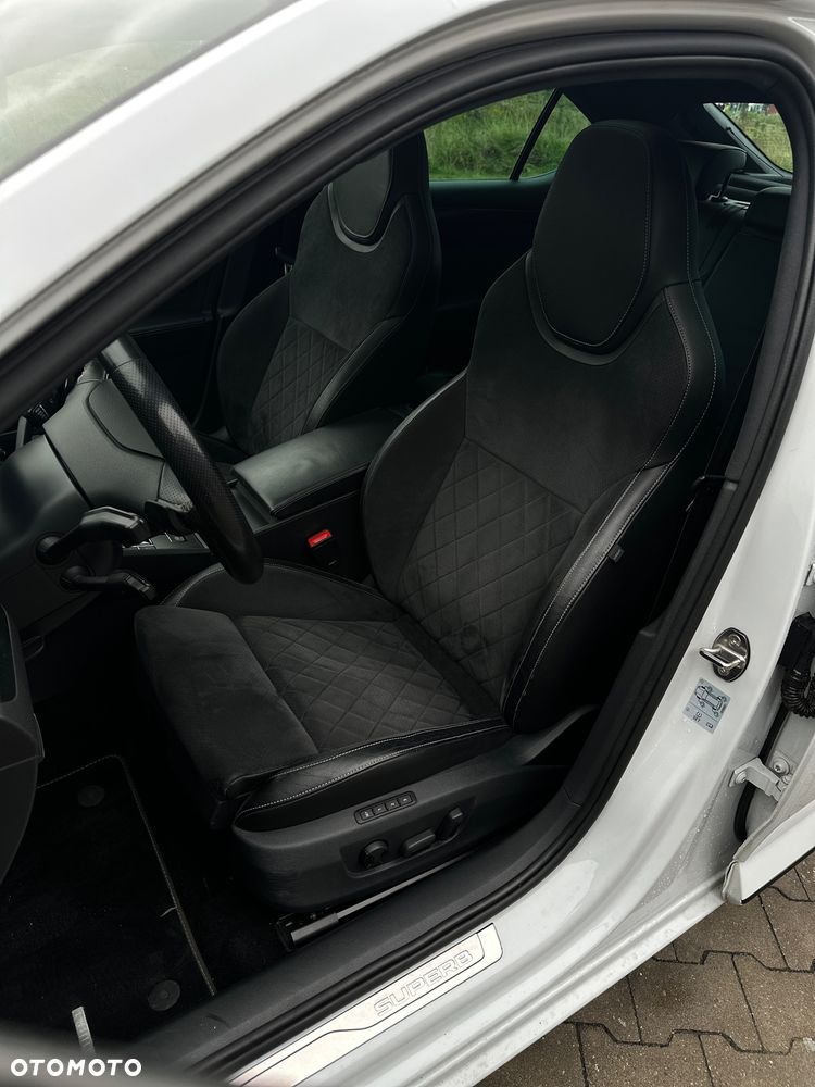 Skoda Superb 2.0 TDI SCR Sportline DSG - 19
