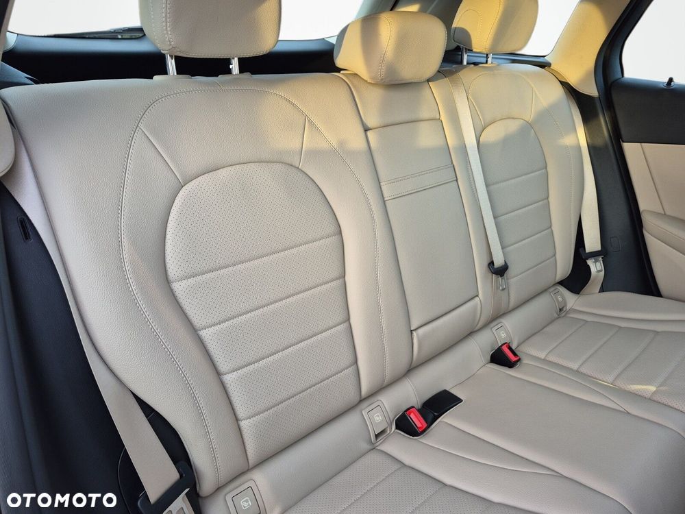 Mercedes-Benz GLC 220 d 4-Matic - 28