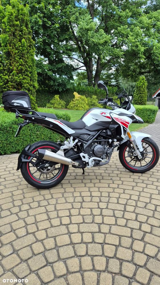 Benelli TRK 251 - 1