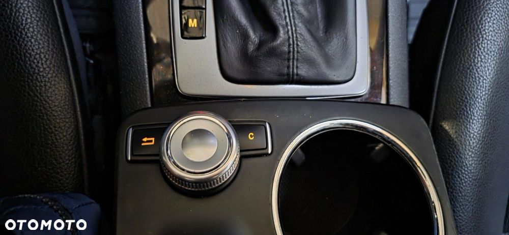 Mercedes-Benz GLK - 25