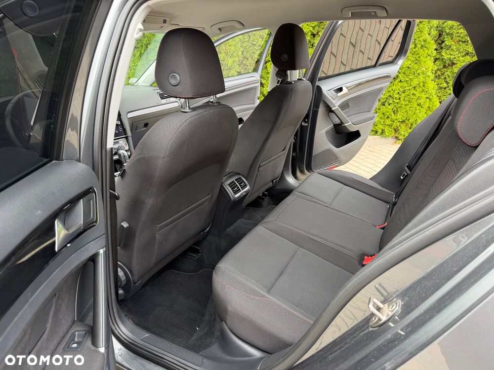 Volkswagen Golf 1.6 TDI DSG Sound - 27