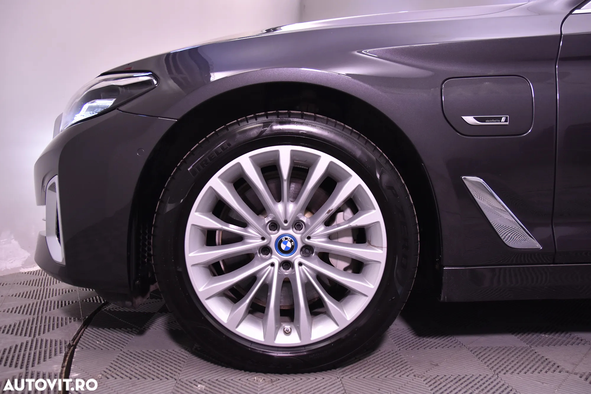 BMW Seria 5 530e xDrive AT PHEV - 13