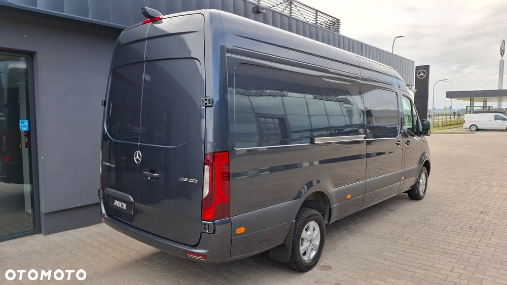 Mercedes-Benz Sprinter - 7