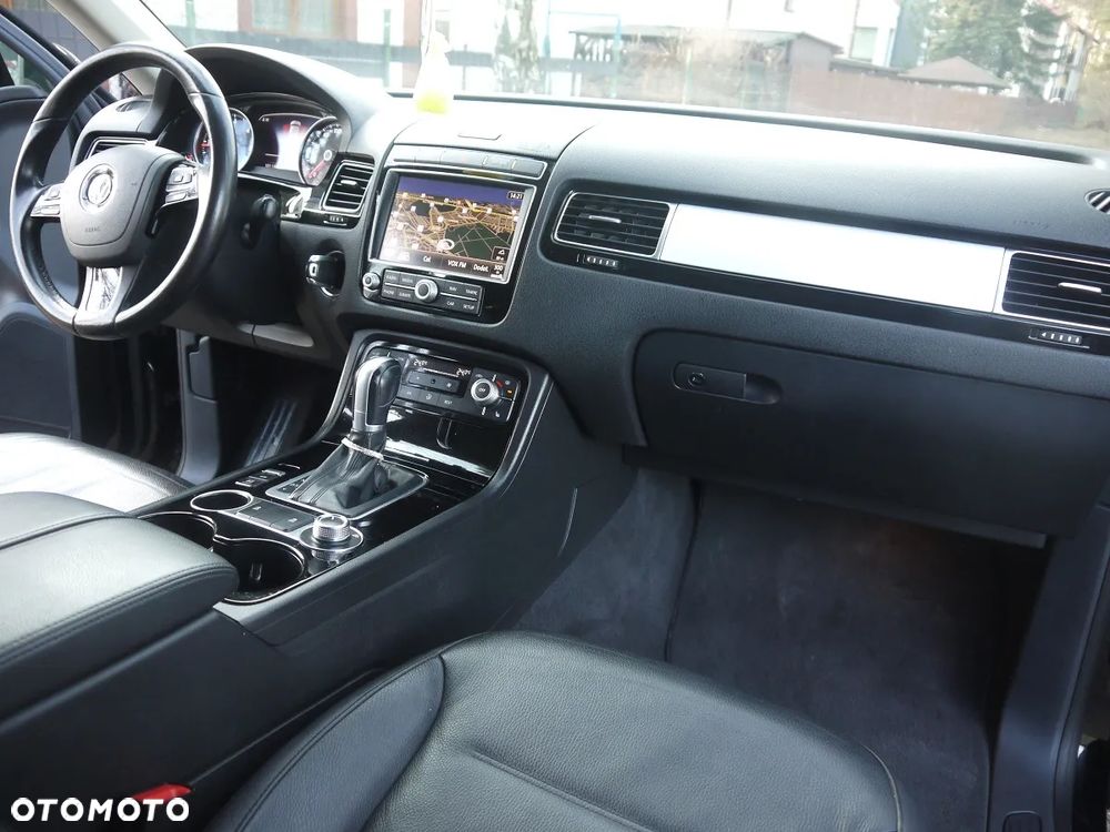 Volkswagen Touareg 3.0 V6 TDI BMT - 16