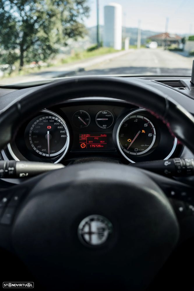 Alfa Romeo Giulietta 2.0 JTDM Distinctive - 31