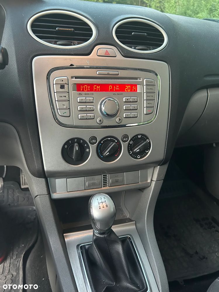 Ford Focus 1.6 Ambiente - 12