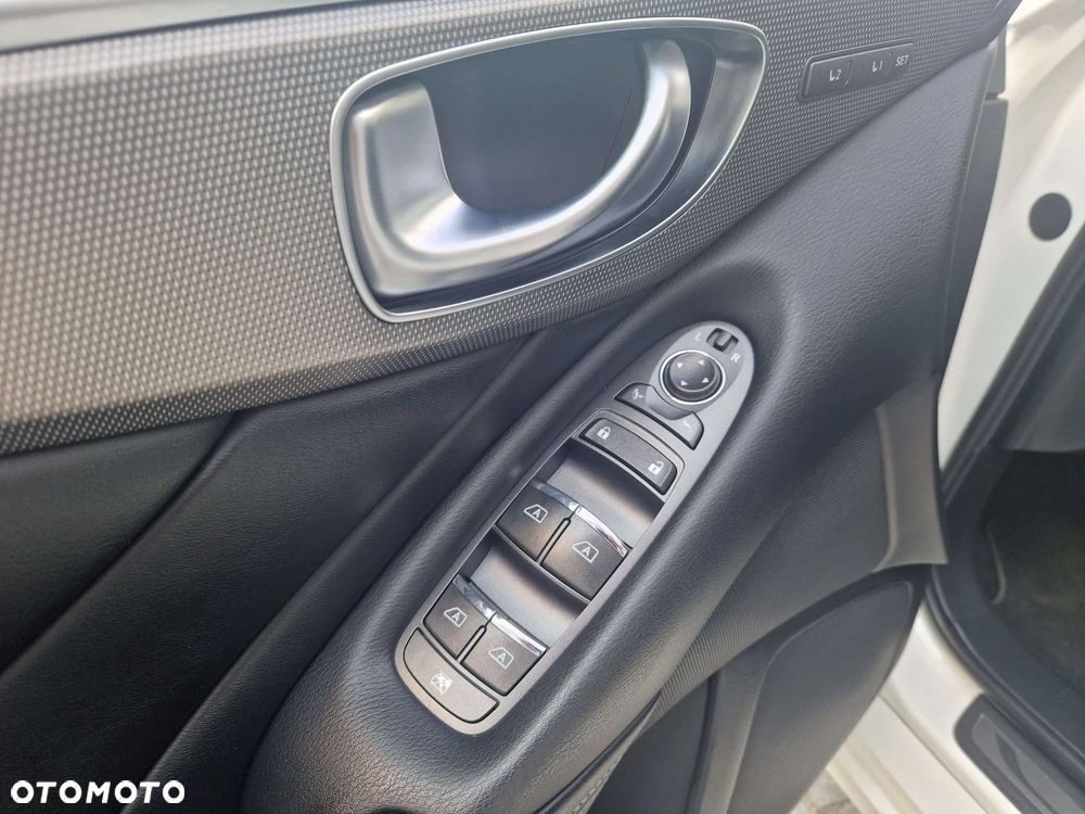 Infiniti Q50 - 12