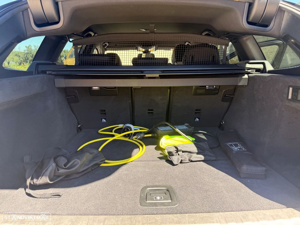 BMW 330 e Pack Desportivo M Auto - 24