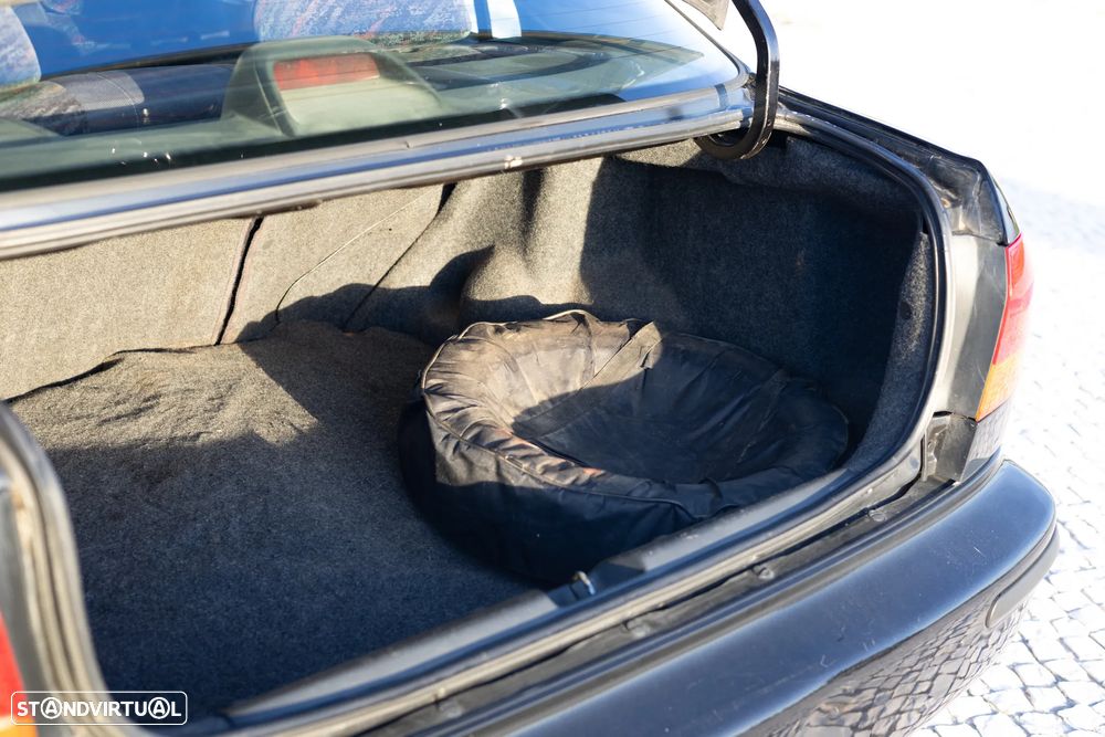 Honda Civic 1.6 VTi - 8