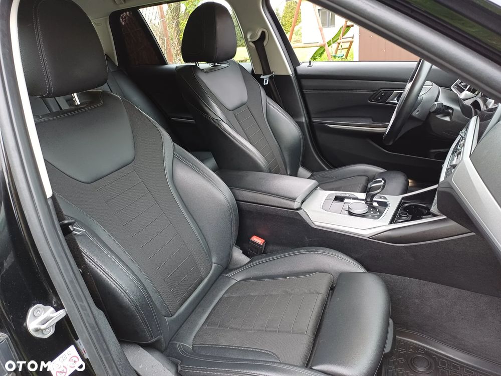 BMW Seria 3 318d Edition Luxury Line Purity - 13