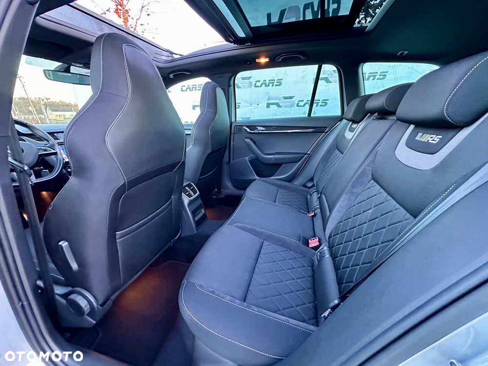 Skoda Octavia Combi 2.0 TDI DSG RS - 16
