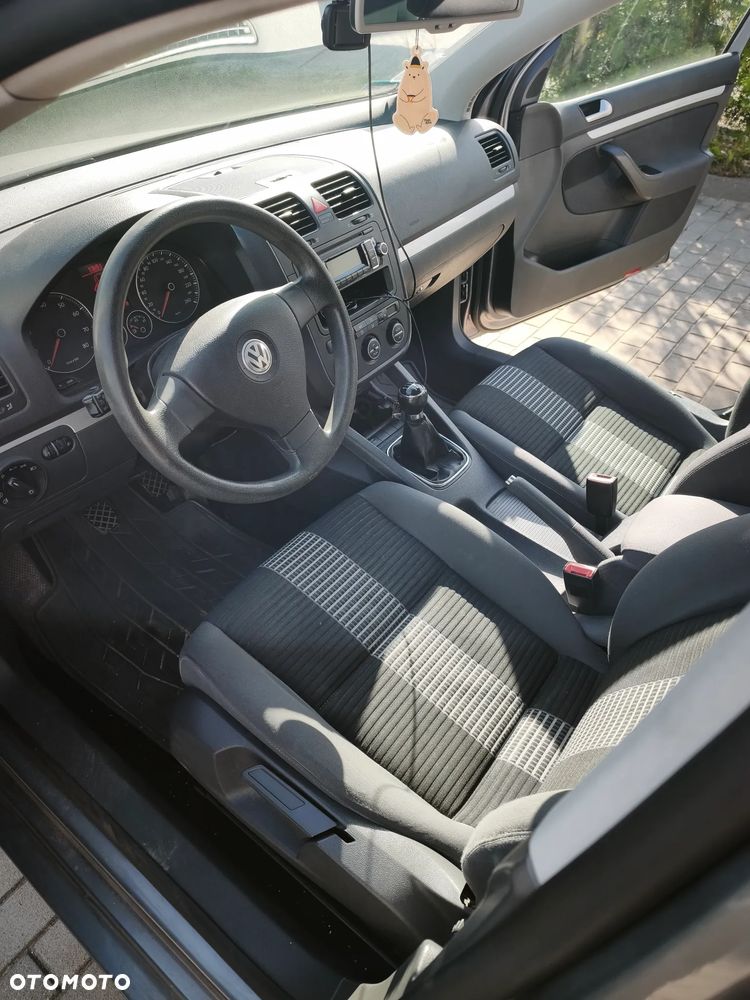 Volkswagen Golf - 10