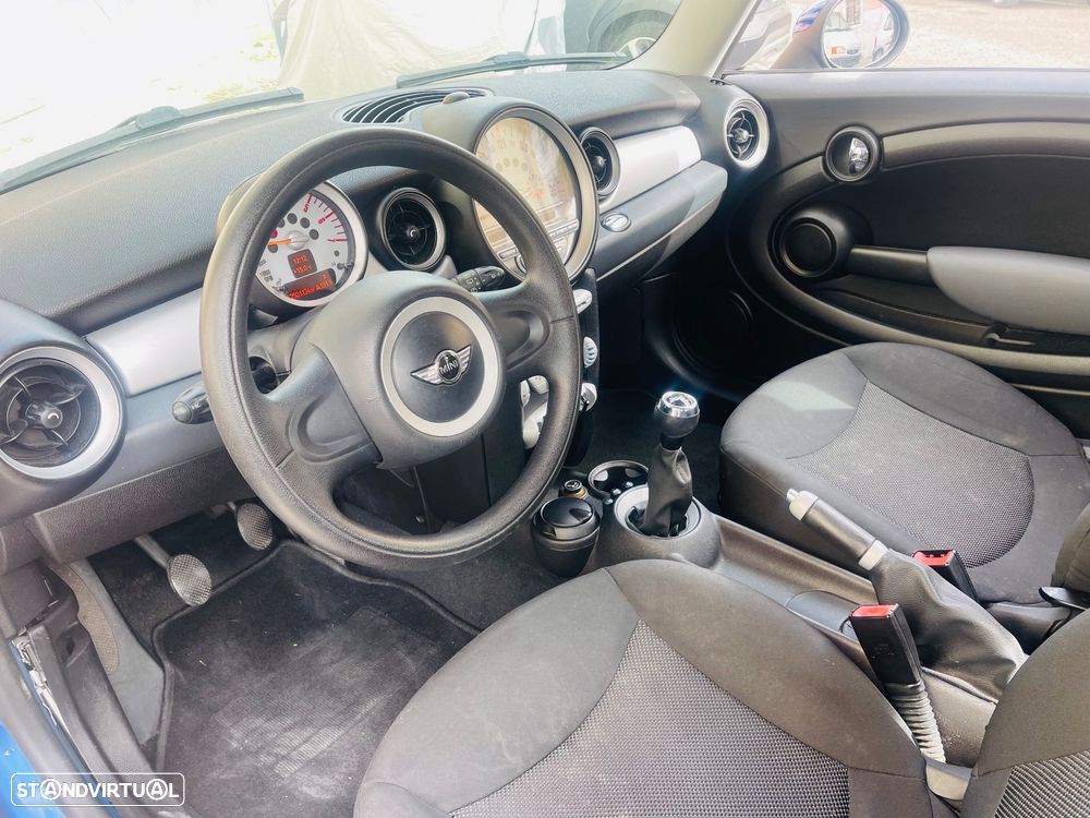 MINI 3 Portas Cooper D - 4