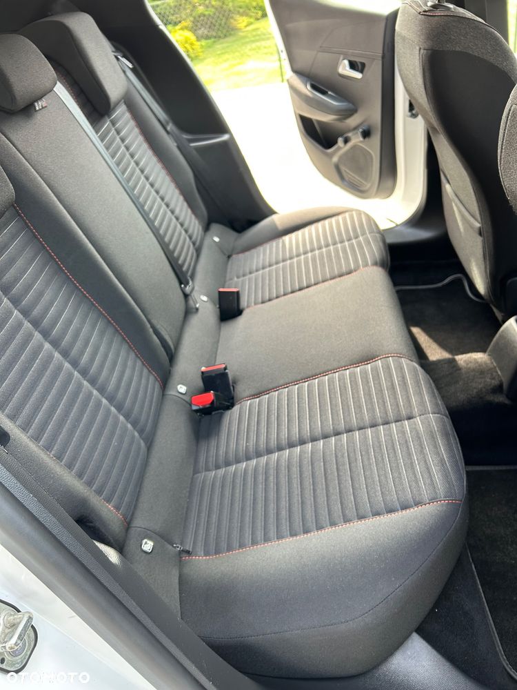 Peugeot 208 - 20