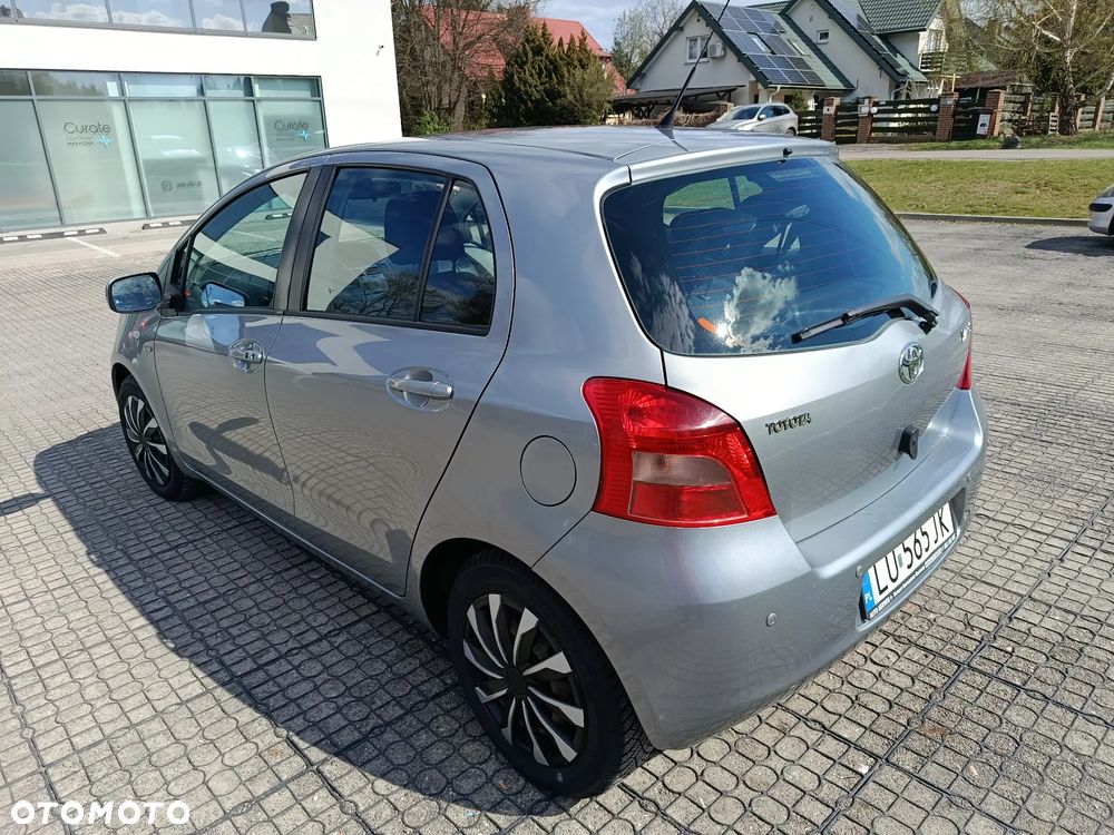 Toyota Yaris - 8