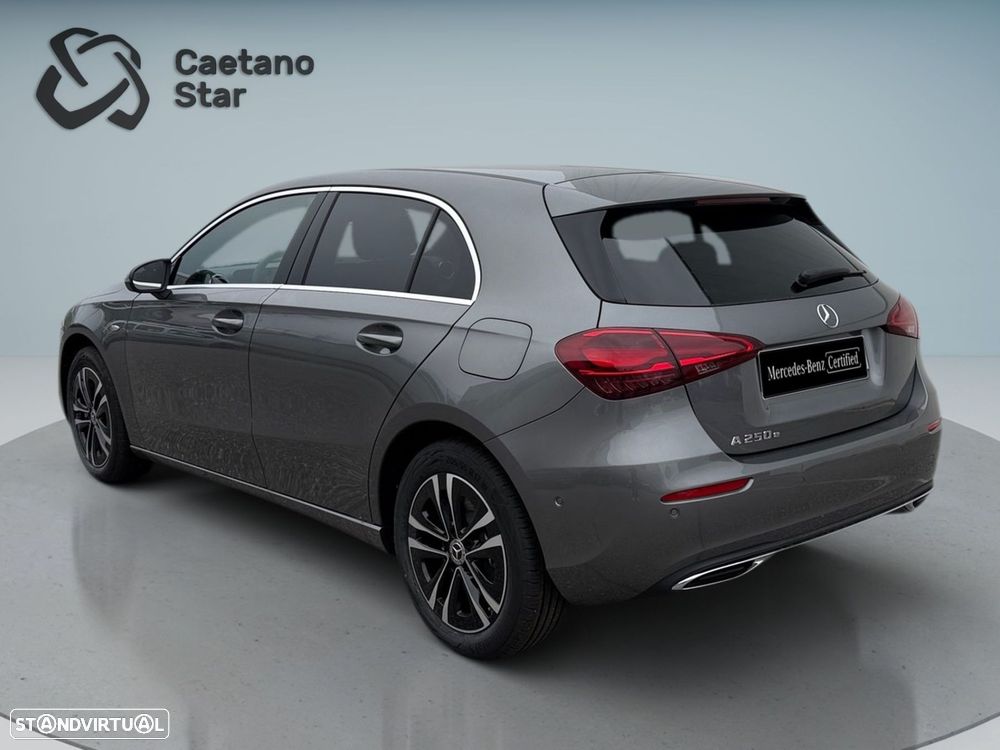 Mercedes-Benz A 250 e — fotografia 6