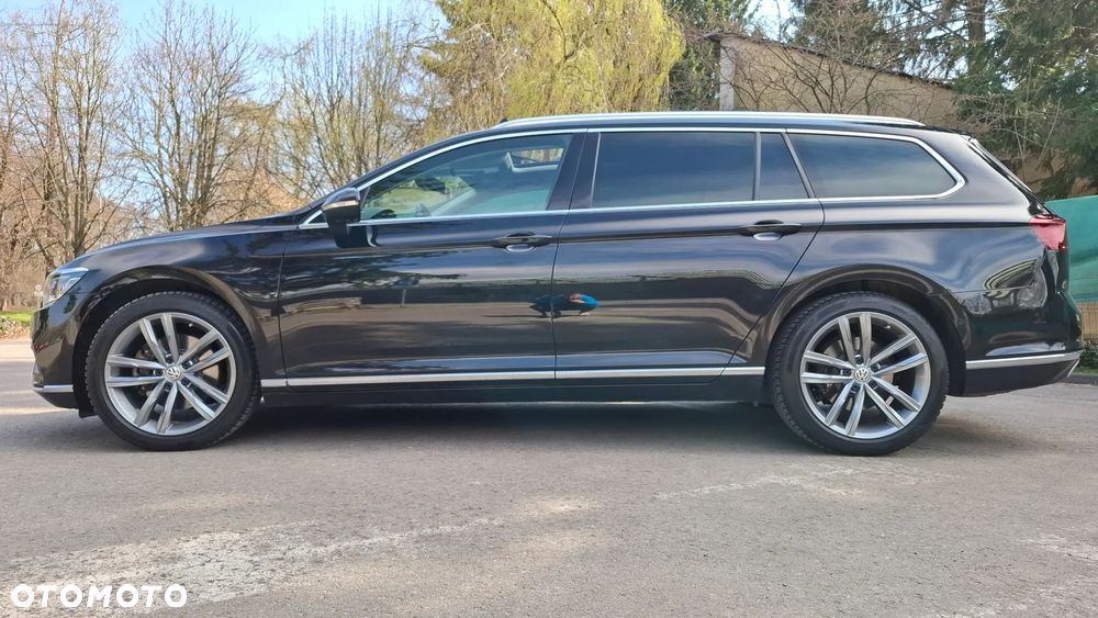 Volkswagen Passat 2.0 TDI SCR DSG Elegance - 9