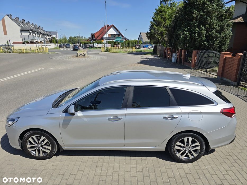 Hyundai i30 1.6 D Premium - 12