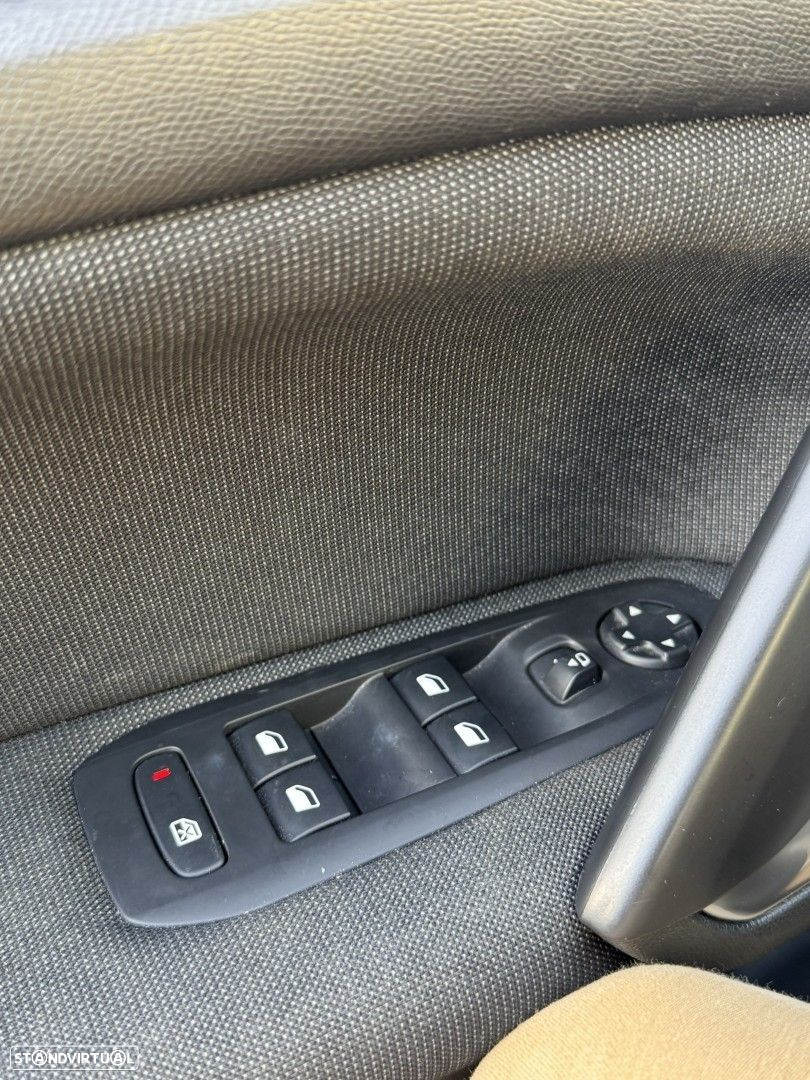 Peugeot 308 SW 1.2 PureTech Allure Full LED EAT8 - 25