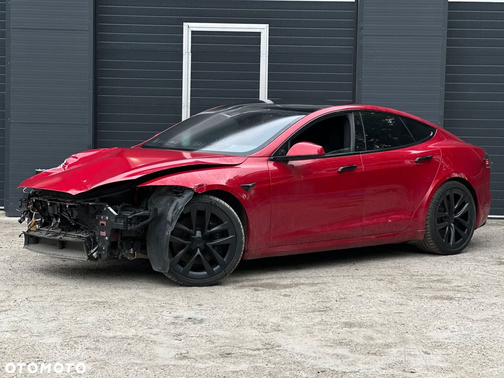 Tesla Model S - 6