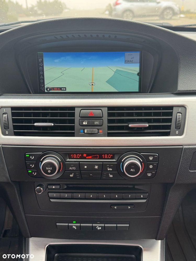 BMW Seria 3 330d xDrive - 24