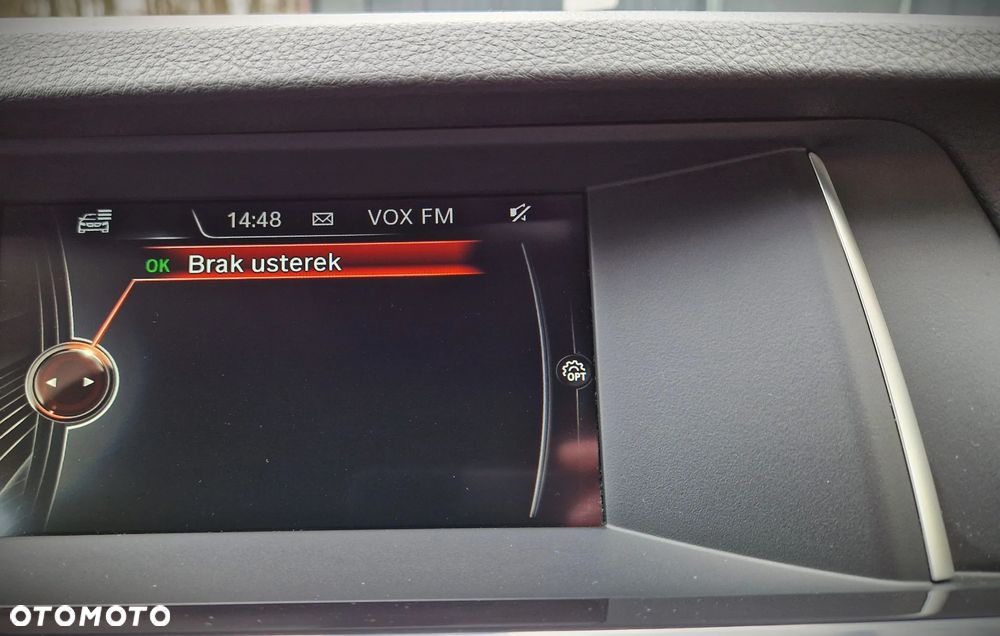 BMW Seria 5 525d - 28