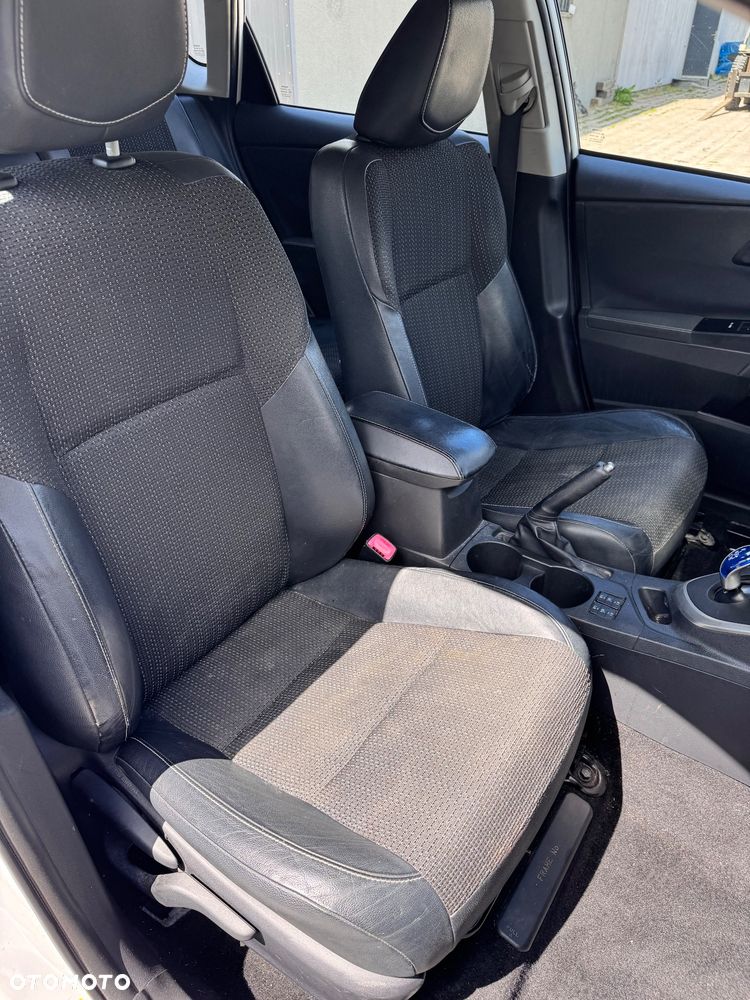Toyota Auris - 13