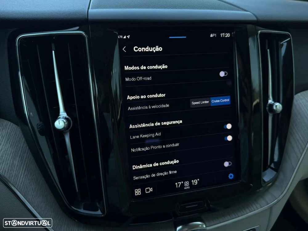 Volvo XC 60 2.0 B4 Plus Bright - 46