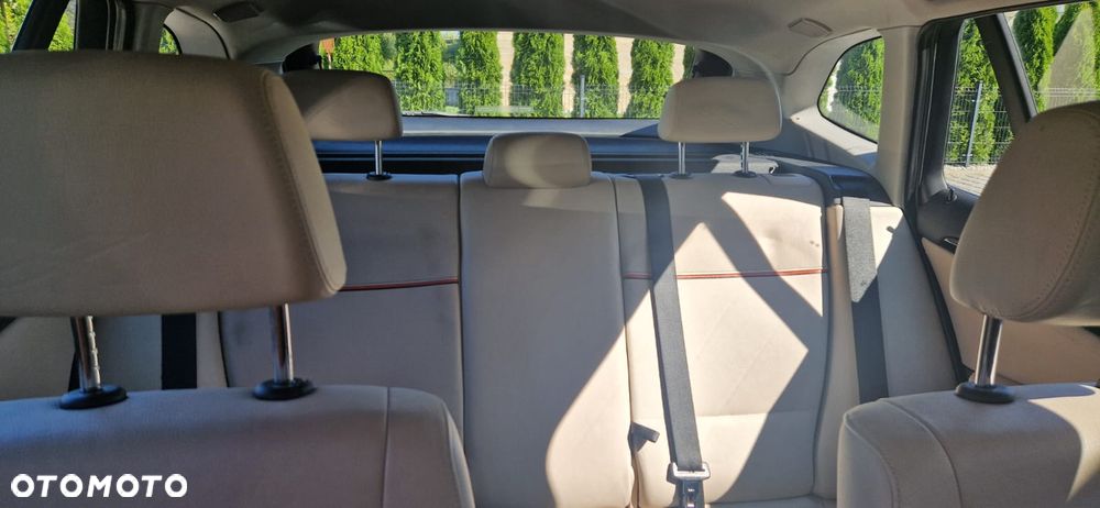 BMW X1 xDrive18d - 11