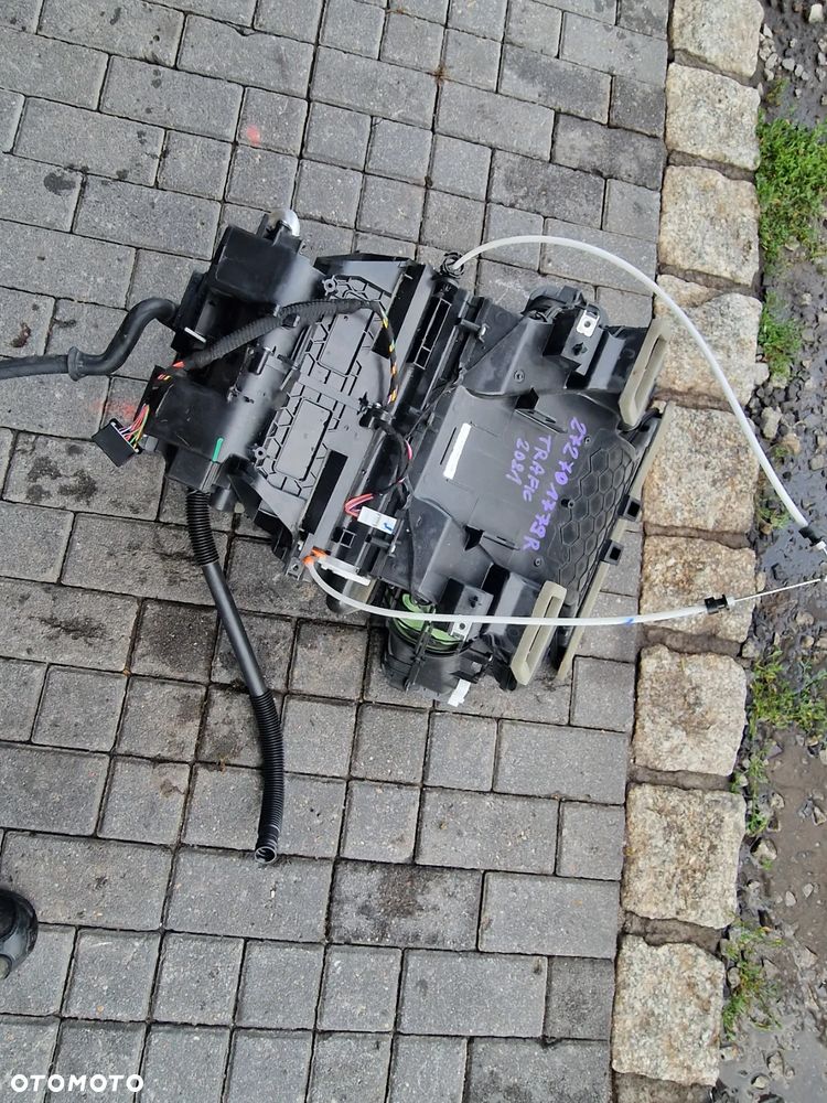 NAGRZEWNICA RENAULT TRAFIC III LIFT 2021r