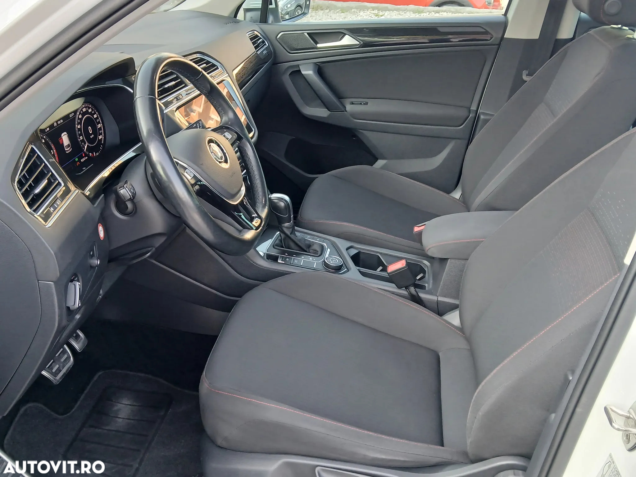 Volkswagen Tiguan - 22