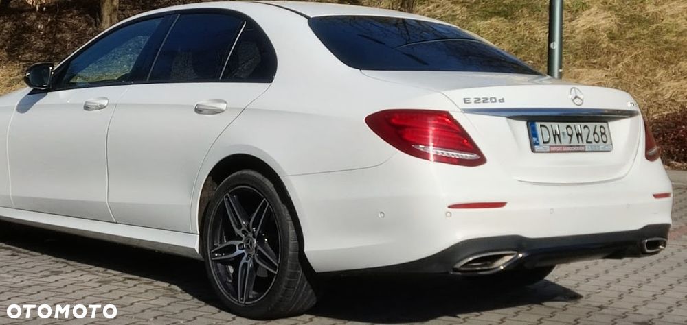 Mercedes-Benz Klasa E 220 d 4-Matic 9G-TRONIC - 8