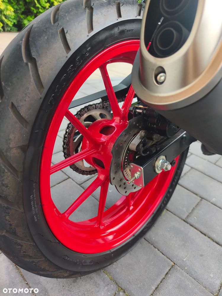 Suzuki GSX-R - 16