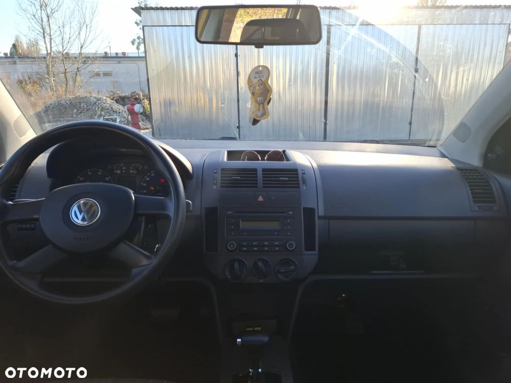 Volkswagen Polo - 8