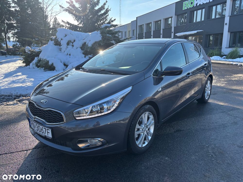 Kia Ceed 1.6 CRDi 128 Dream Team Edition - 20