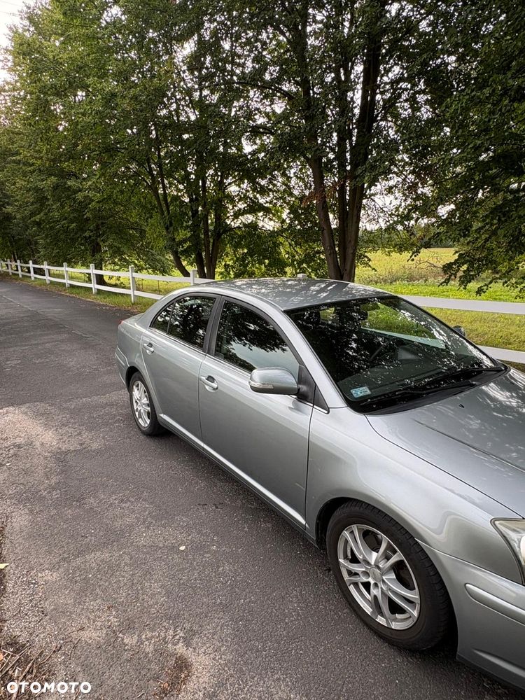 Toyota Avensis 2.0 D-4D Luna - 12