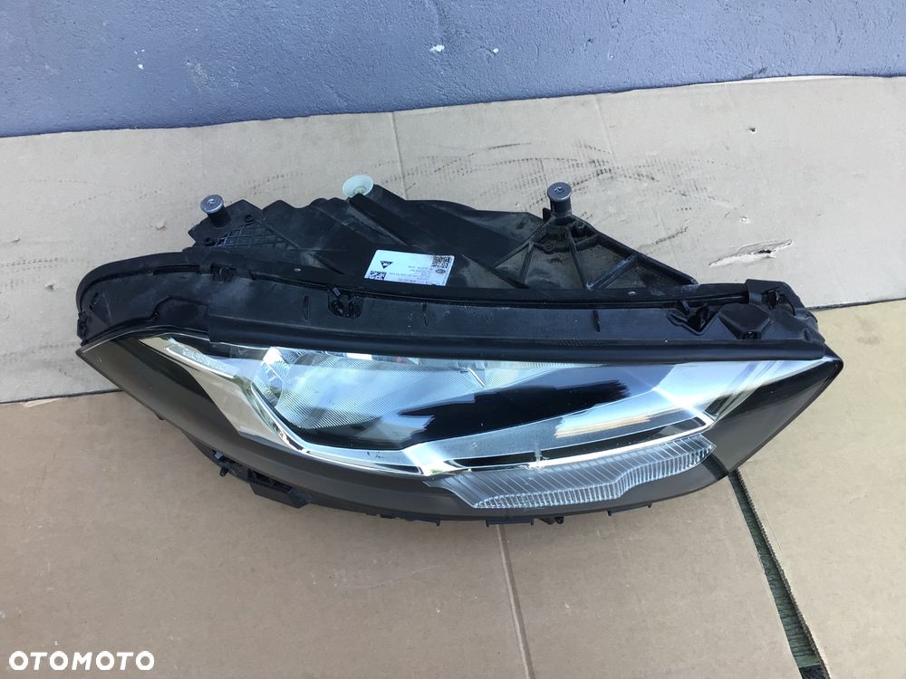 Lampa przednia prawa Mercedes A-klasa 177 - 4